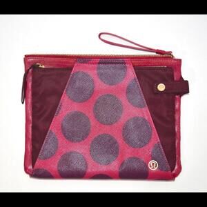 Lululemon Wristlet In The Present Pouch Kit Bordeaux Polka Dot 2 PCS Set Purple
